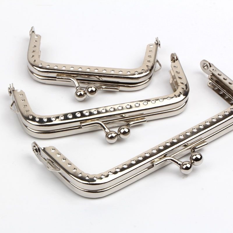 Wholesale Handbag Clutch Handles for Hardware Accessories Evening Bags Kiss Clasp Lock Pearl Purse Frame